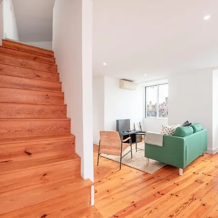 GuestReady - Bright&Spacious 2-bed Apt with Rooftop Terrace in Alcântara Lisboa