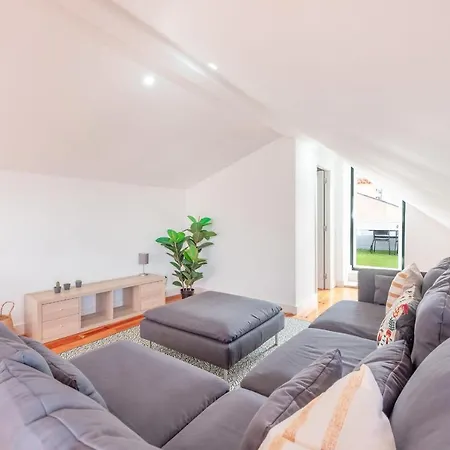 Apartamento GuestReady - Bright&Spacious 2-bed Apt with Rooftop Terrace in Alcântara *