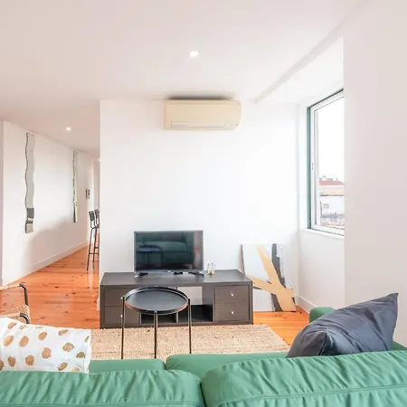 Apartamento GuestReady - Bright&Spacious 2-bed Apt with Rooftop Terrace in Alcântara Lisboa